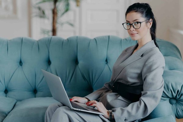 What innovative methods can be used to finance energy-efficient retrofit projects in commercial real estate?